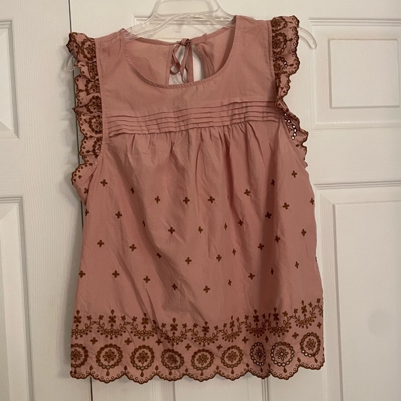 E & M Tops - Blush Pink Embroidered Sleeveless Top Size M